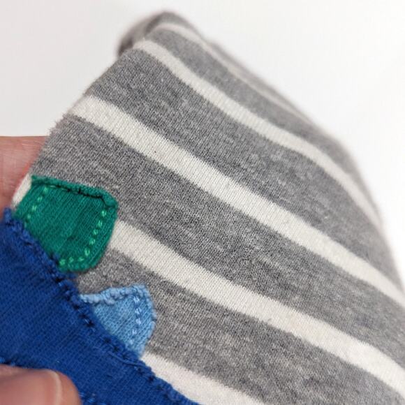 Baby Boden Shorts Boys Size 6-12m Gray Stripe Dinosaur Applique - Picture 3 of 5